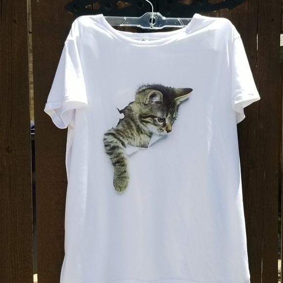 Tops - Adorable Cat Tshirt